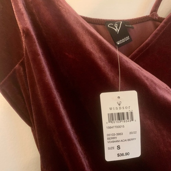 WINDSOR  velvet dreams asymmetrical mini dress NWT - Picture 4 of 7